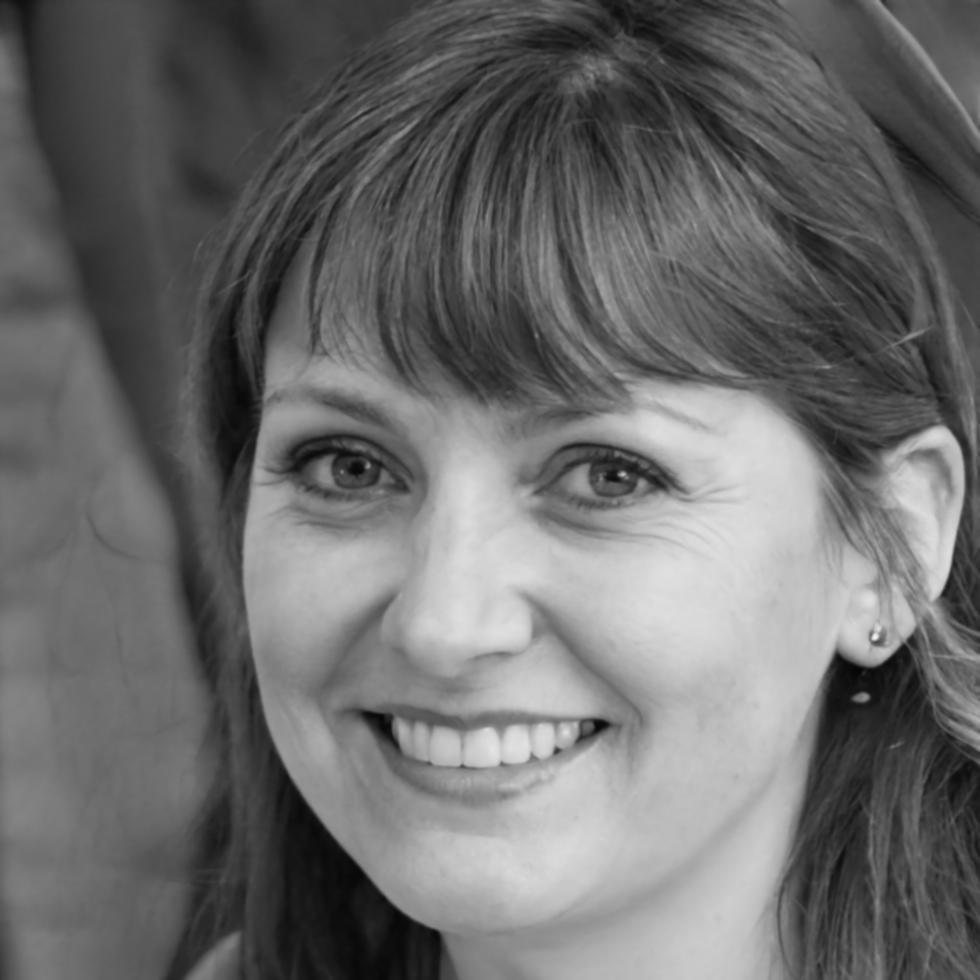 Anete Vītola — finanšu analītiķe